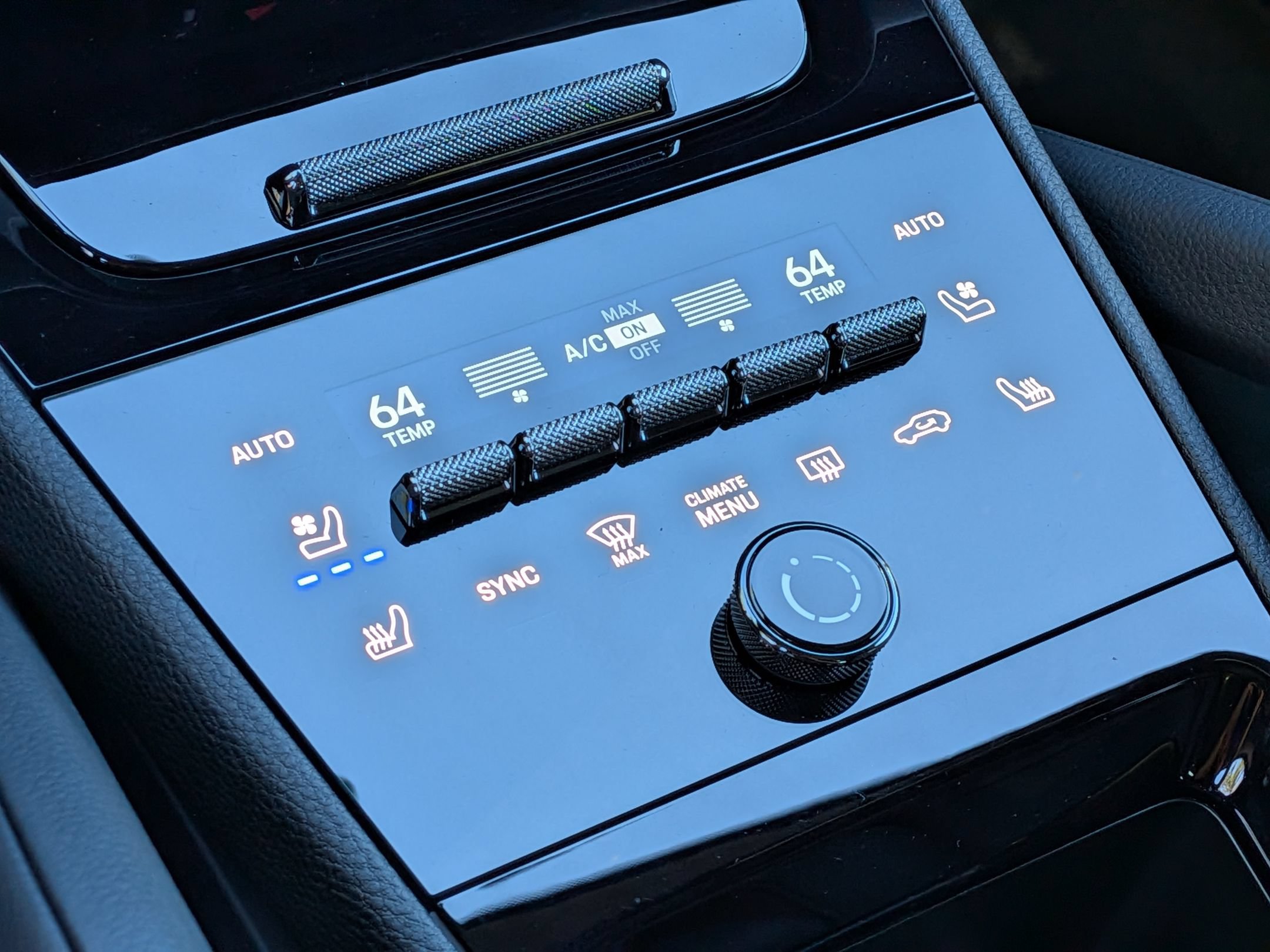 Certified 2025 Porsche Cayenne AWD/4WD image 27