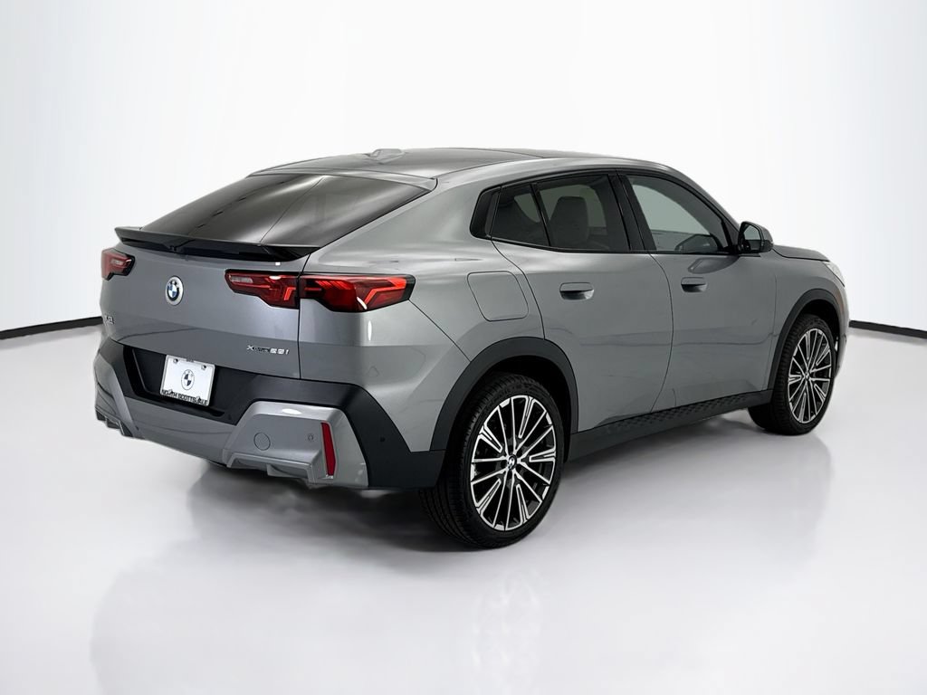 Used 2026 BMW X2 xDrive28i AWD/4WD image 5
