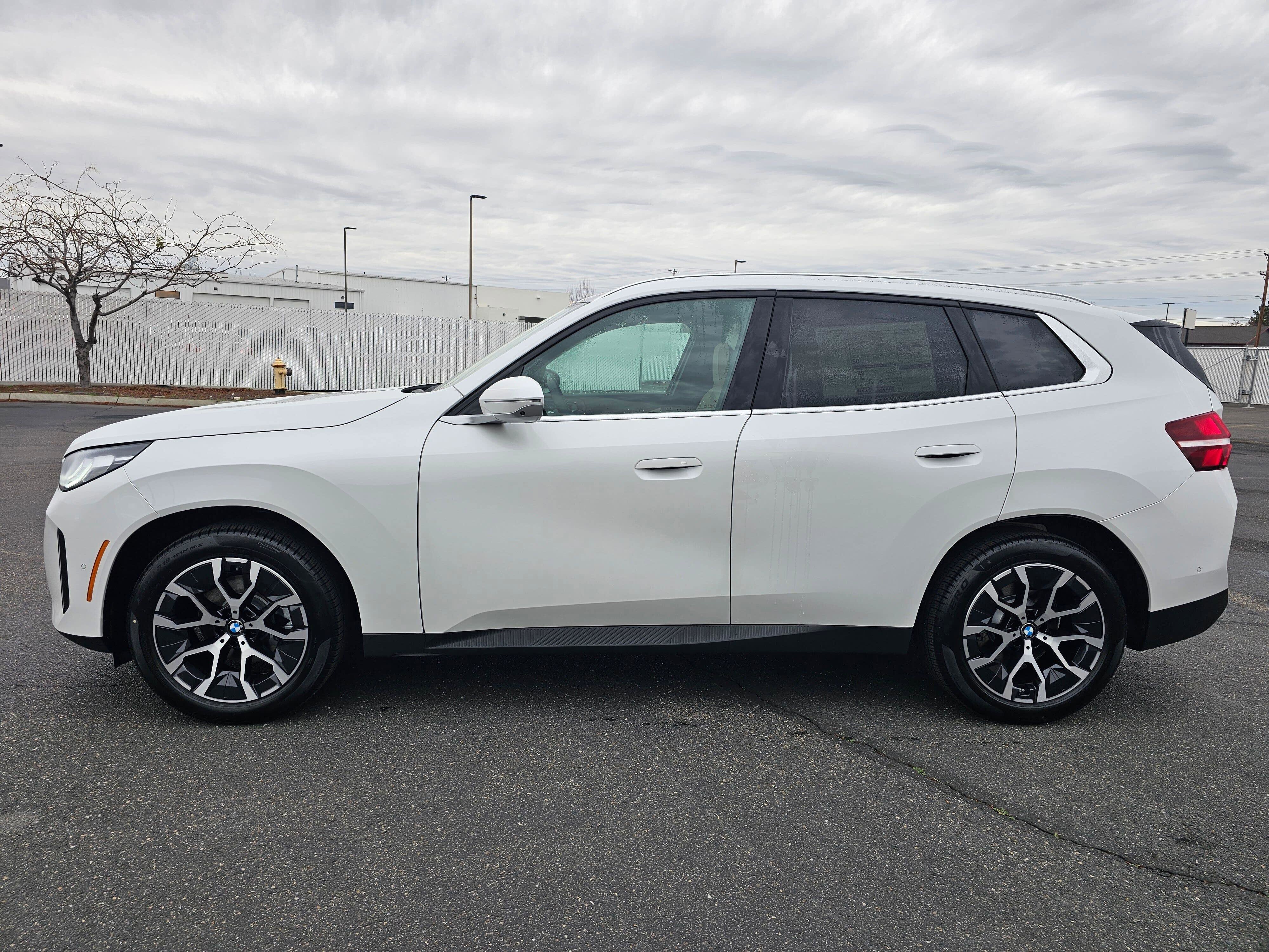 New 2026 BMW X3 xDrive30 w/ Premium Package image 3