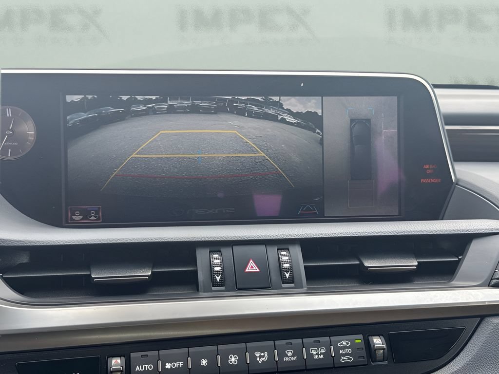 Used 2019 Lexus ES 300h w/ Accessory Package 2 FWD image 11
