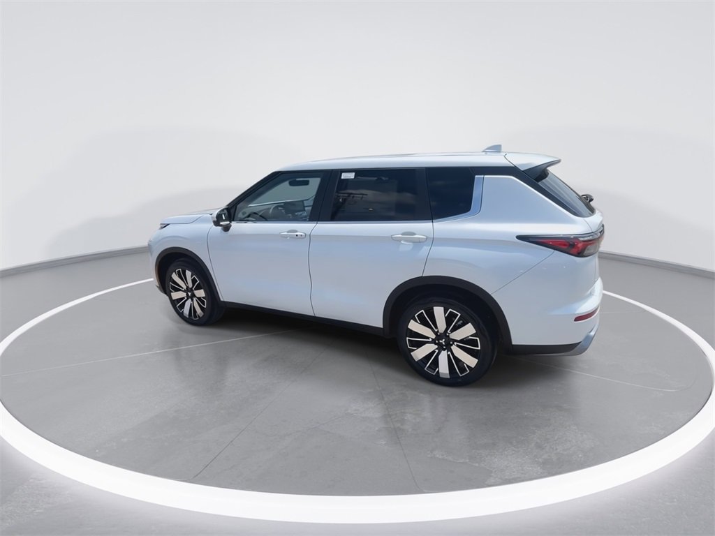 New 2025 Mitsubishi Outlander SE image 6