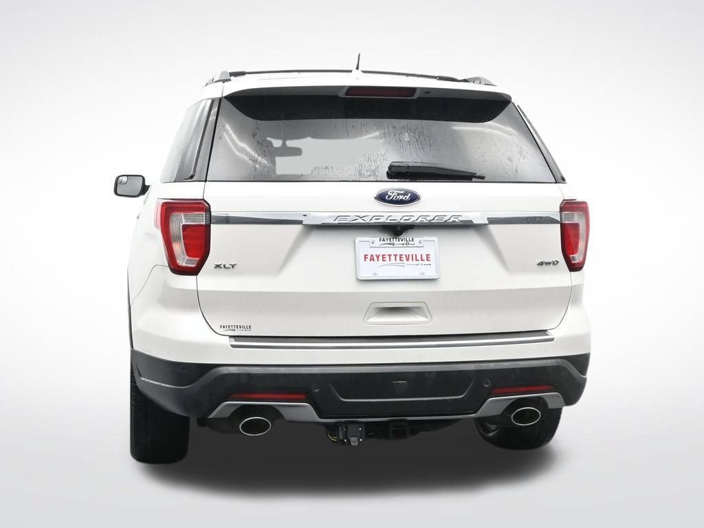 Used 2018 Ford Explorer XLT w/ Equipment Group 202A AWD/4WD image 8