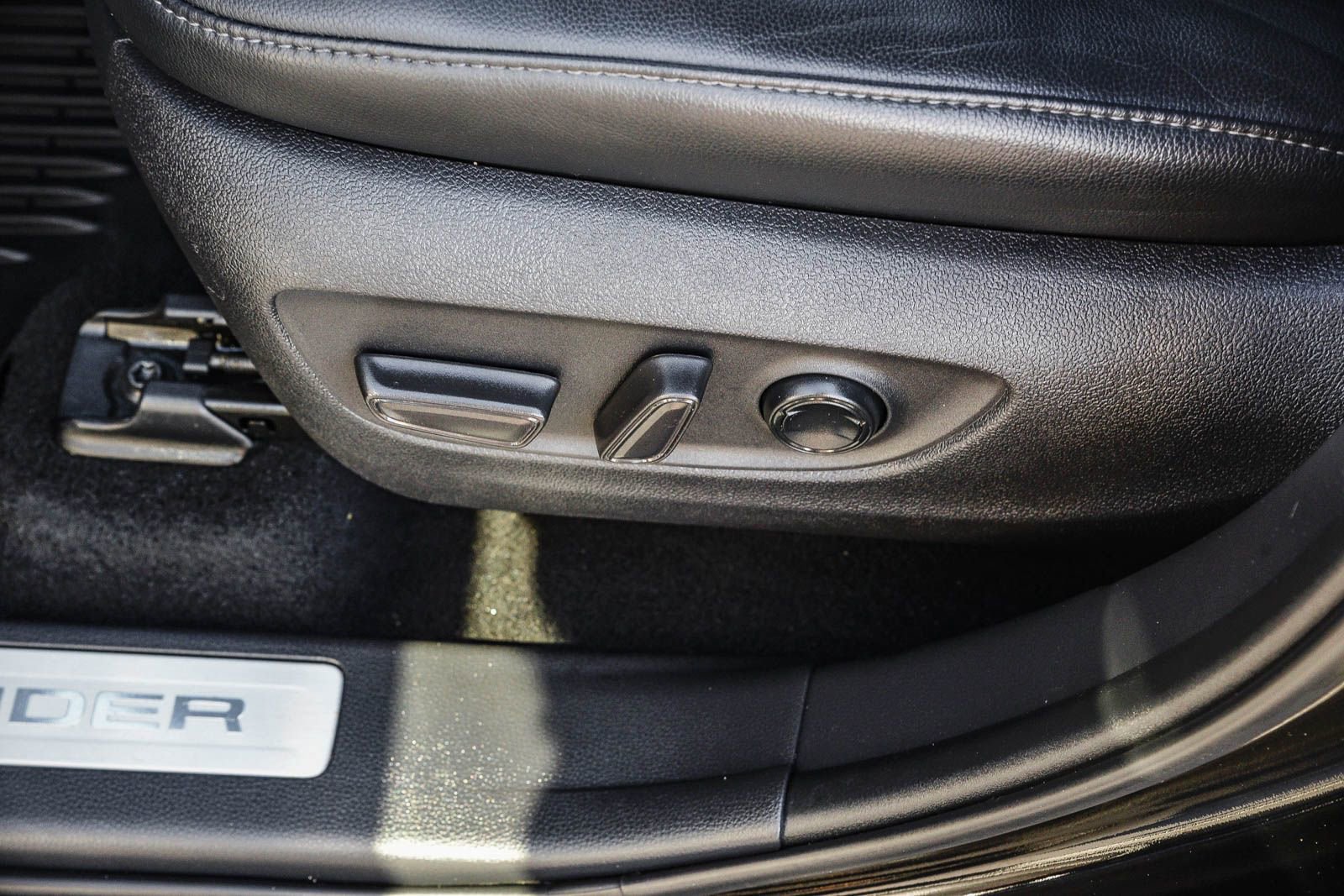 Used 2023 Toyota Highlander Limited image 24