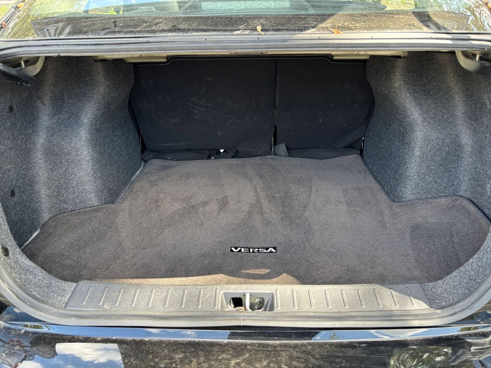 Used 2025 Nissan Versa SV FWD image 29