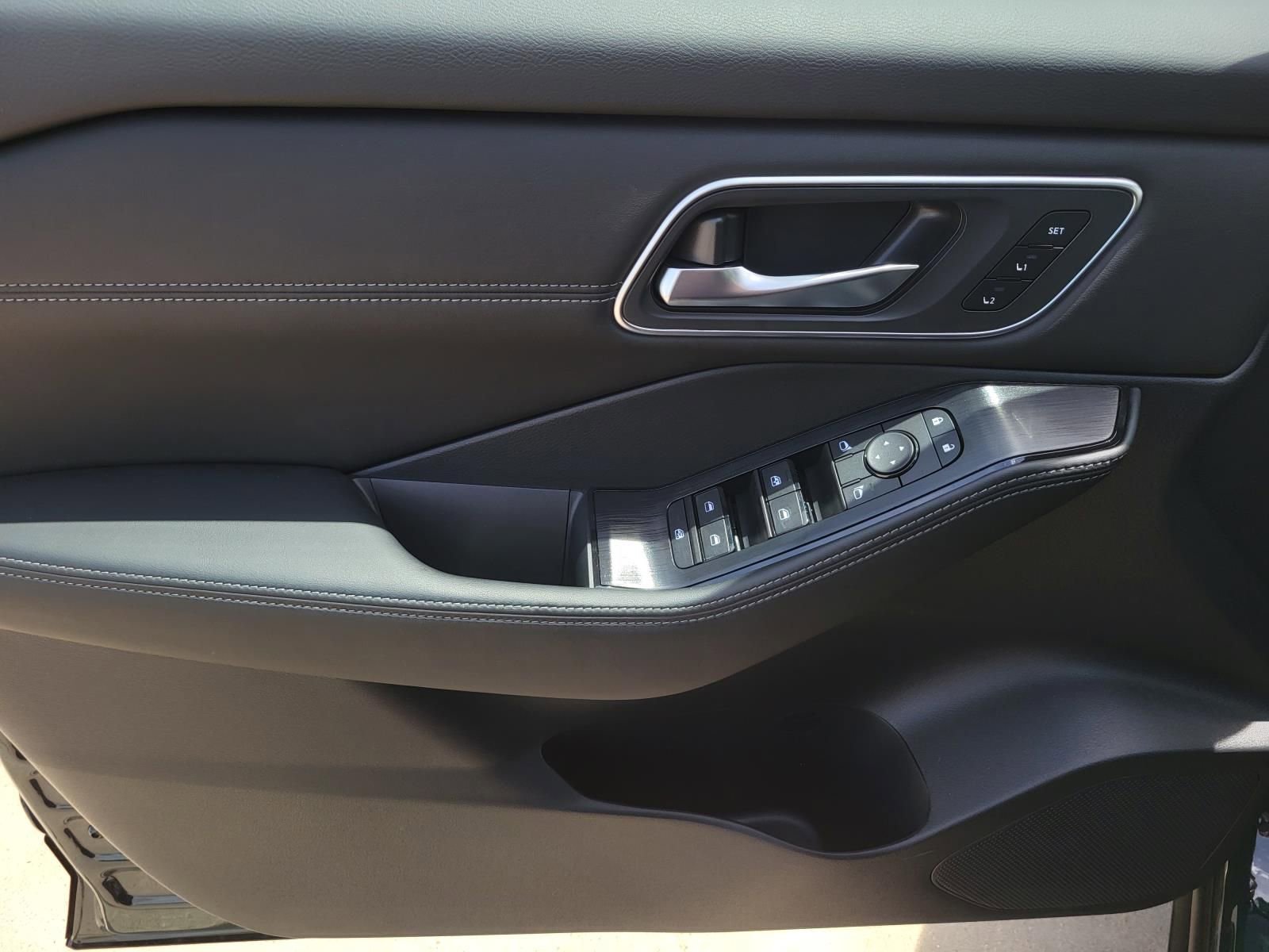 New 2026 Nissan Rogue Platinum AWD/4WD image 19