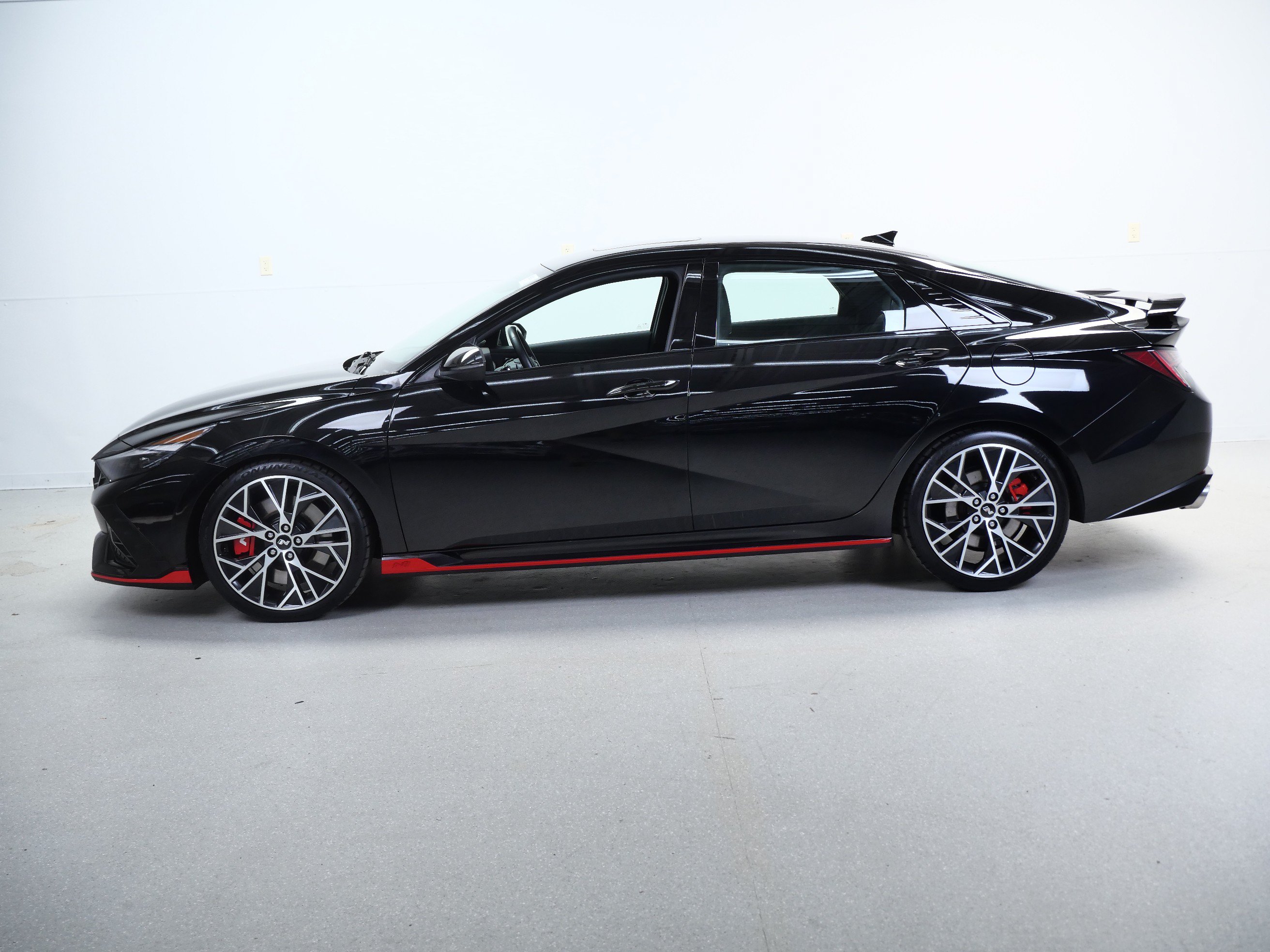 Used 2022 Hyundai Elantra N FWD image 9