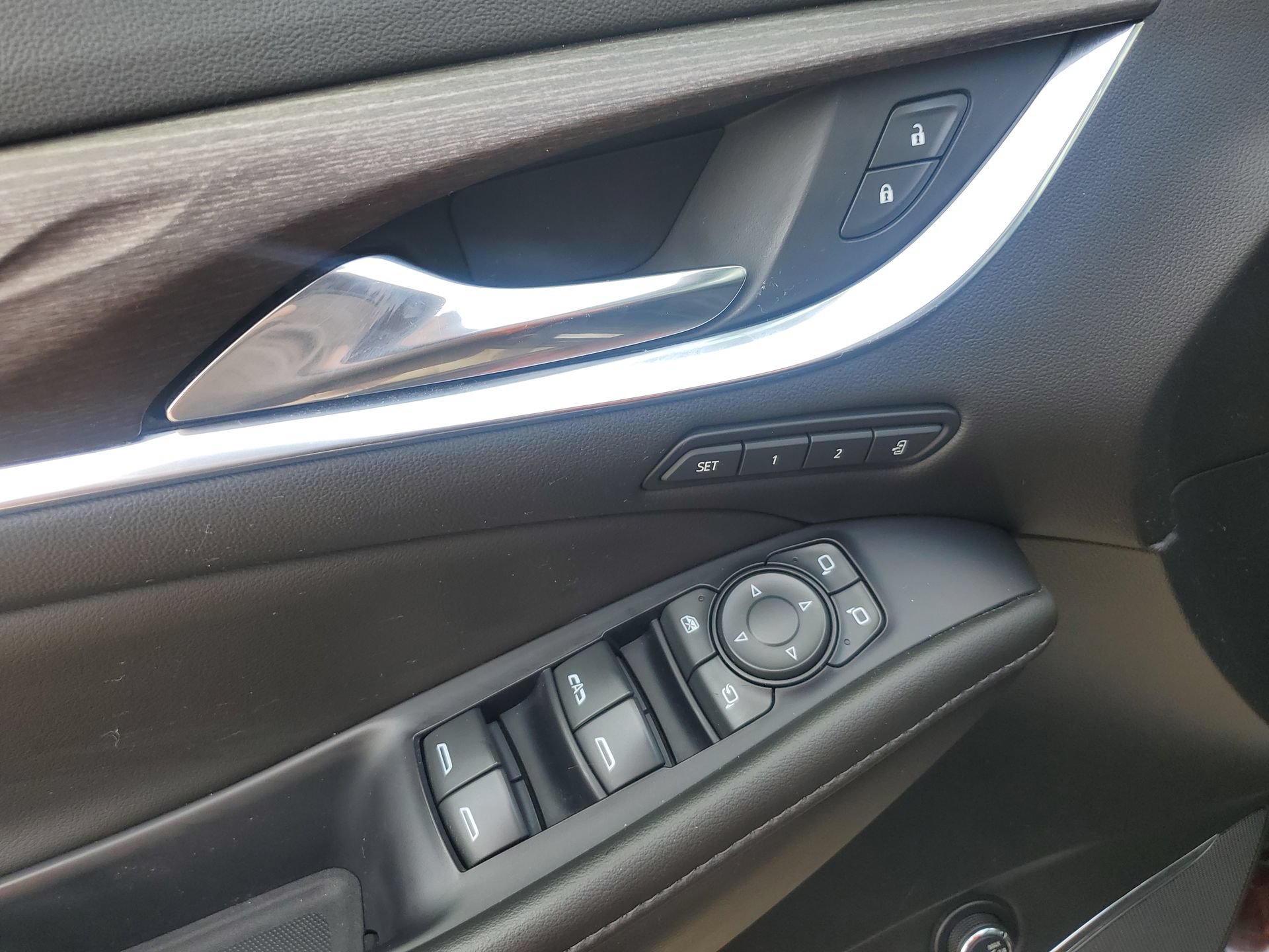 Used 2022 Buick Enclave Avenir w/ Avenir Technology Package AWD/4WD image 31