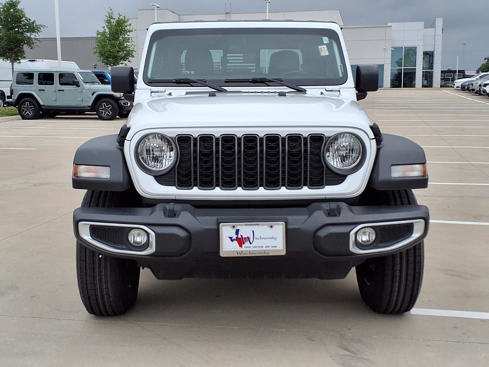 Used 2024 Jeep Gladiator Sport AWD/4WD image 4