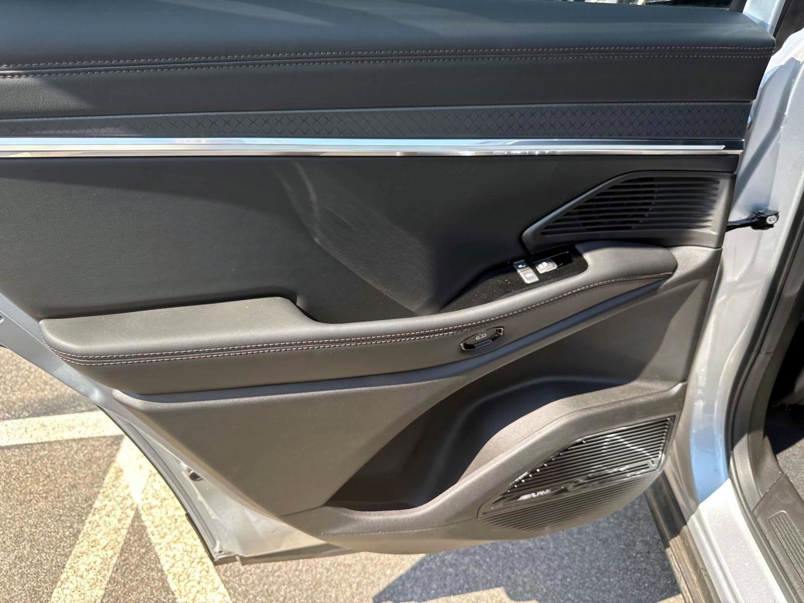 New 2025 Jeep Wagoneer S Limited image 13