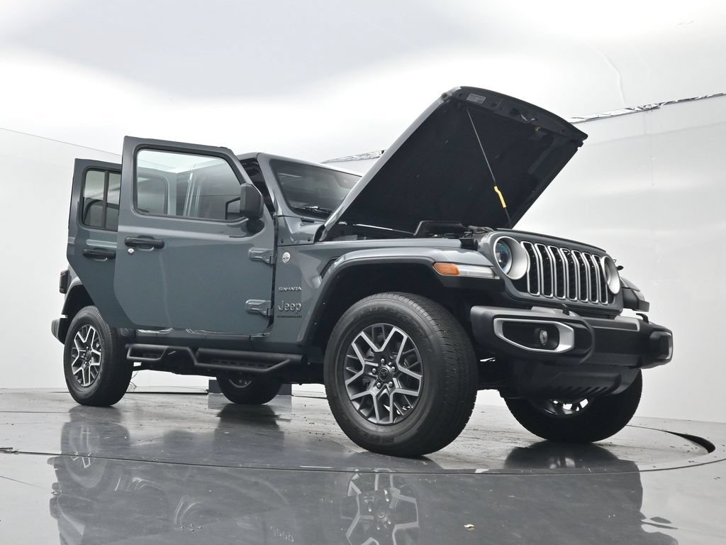 Used 2024 Jeep Wrangler Unlimited Sahara w/ Technology Group AWD/4WD image 27