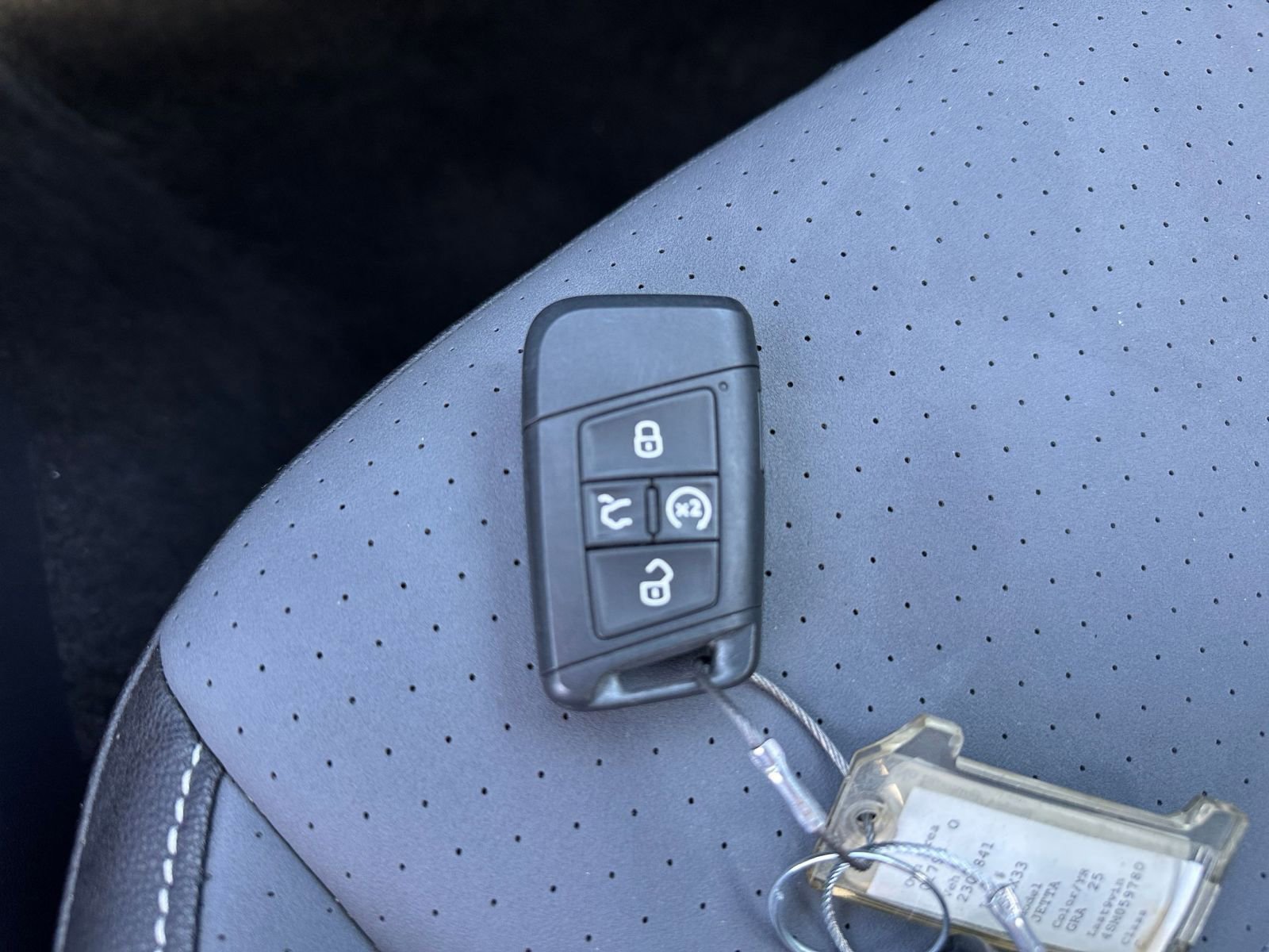 Used 2025 Volkswagen Jetta SE image 25