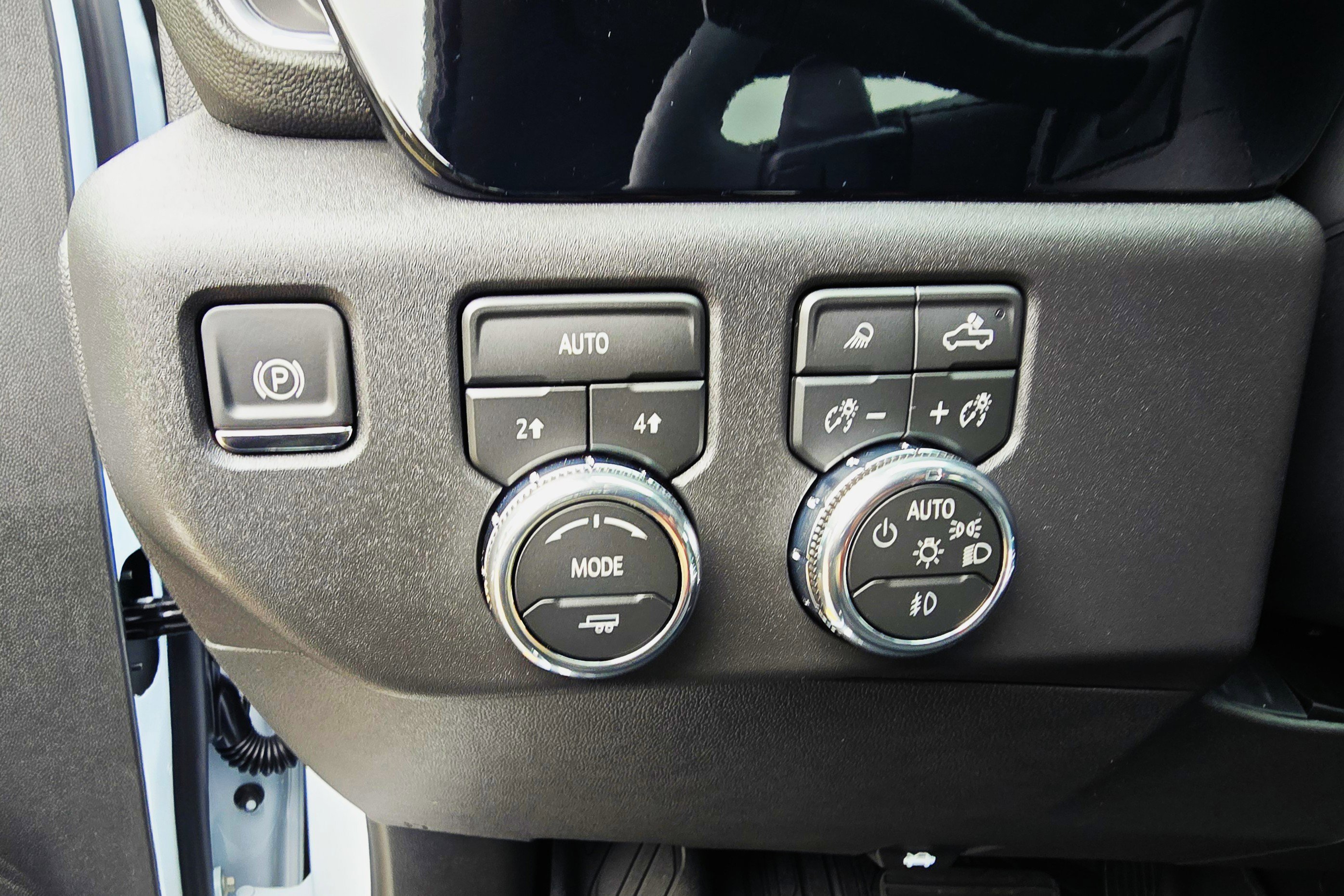 New 2026 GMC Sierra 1500 SLT w/ SLT Premium Plus Package image 23