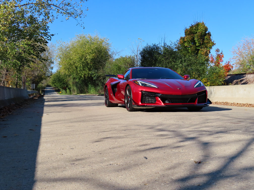 Certified 2024 Chevrolet Corvette Z06 w/ Z07 Performance Package RWD image 37