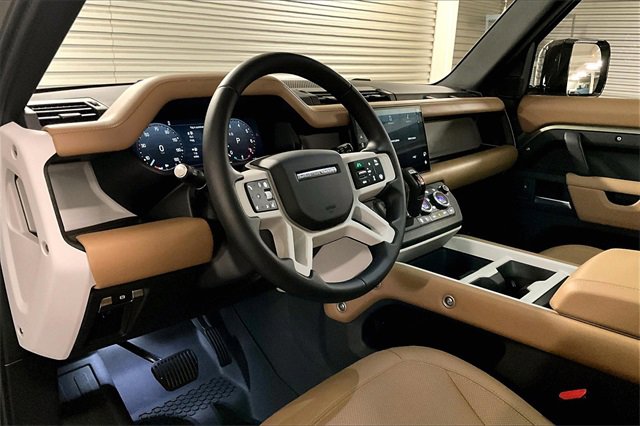 Used 2025 Land Rover Defender 110 S image 24