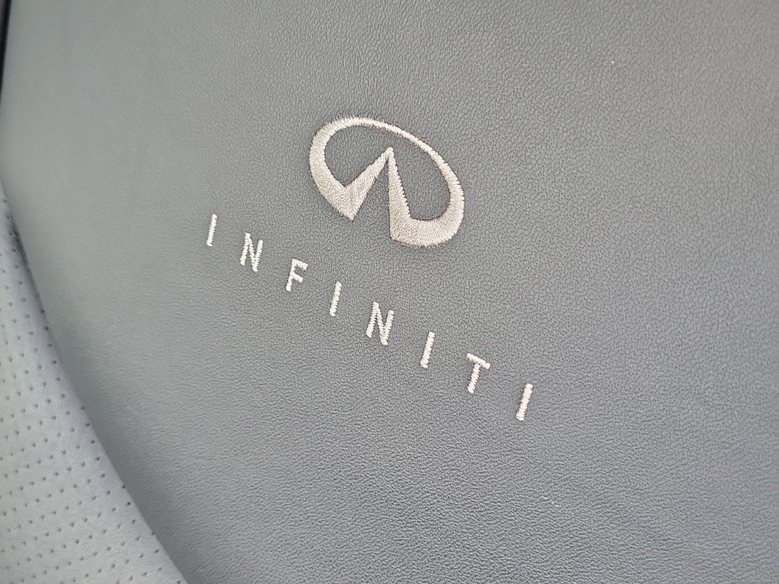 Used 2014 INFINITI Q60 Journey w/ Premium Package image 13