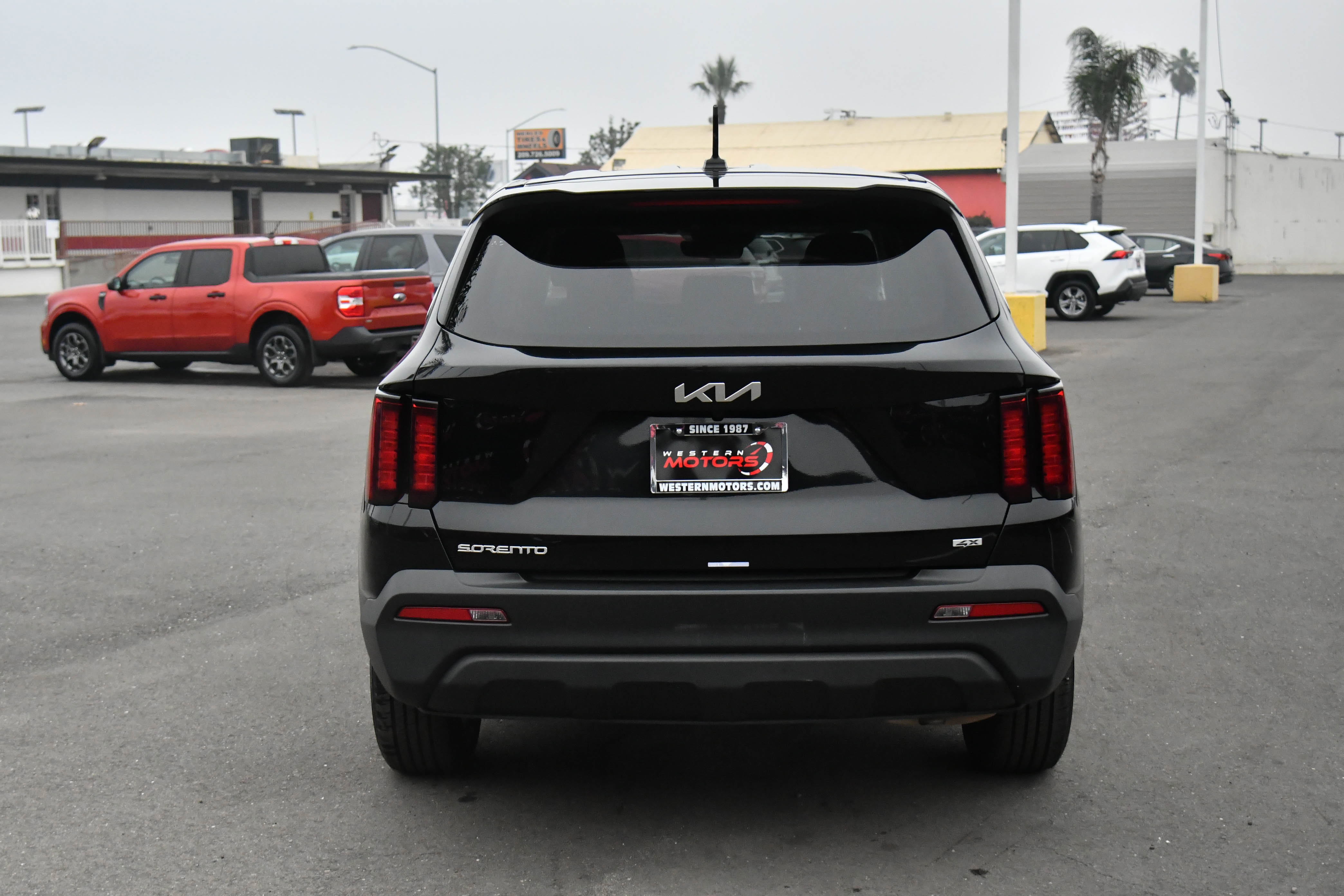 Used 2023 Kia Sorento LX image 7