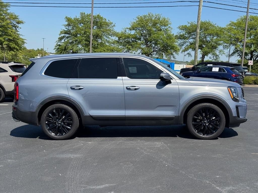 Certified 2022 Kia Telluride SX w/ Towing Package image 2