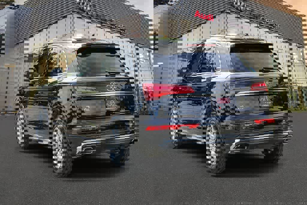 Used 2022 Audi Q5 2.0T Premium image 2