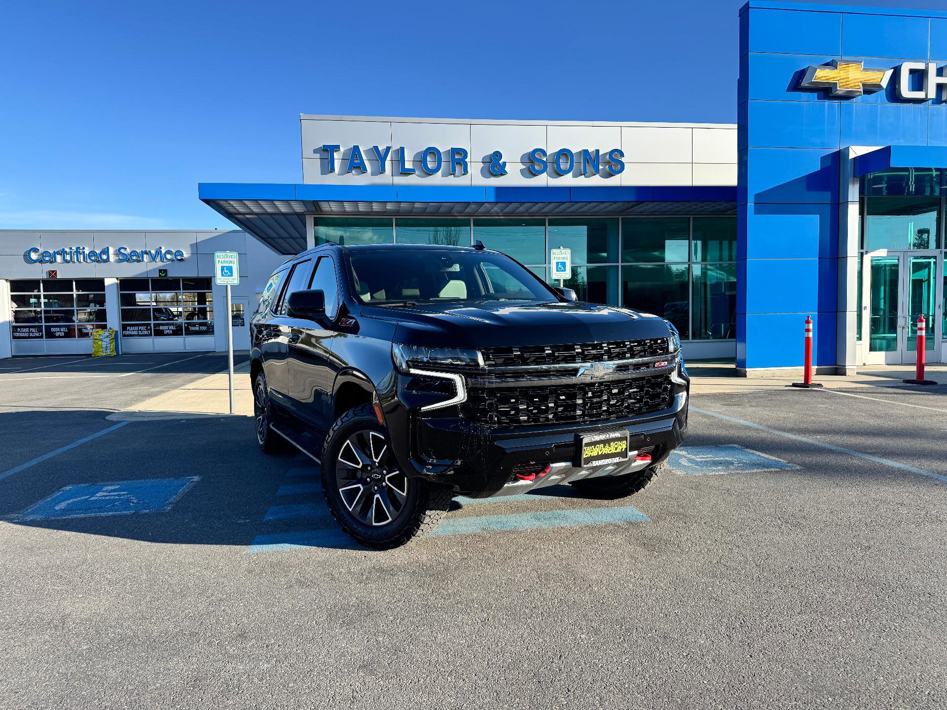 Used 2022 Chevrolet Tahoe Z71 w/ Luxury Package image 1
