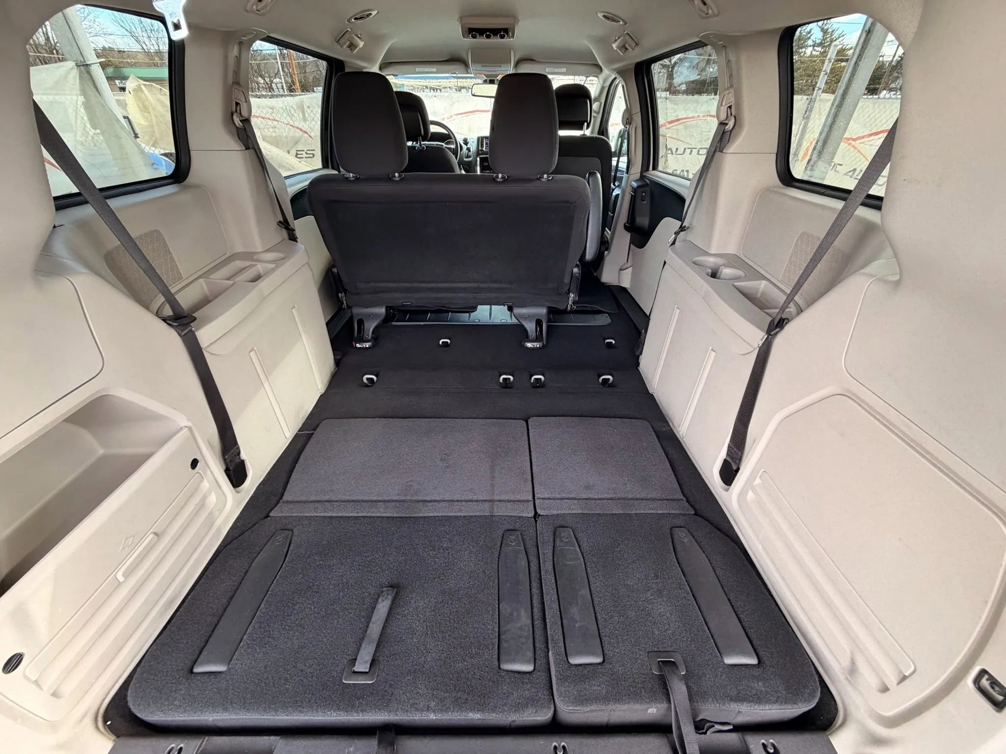 Used 2019 Dodge Grand Caravan SE image 19