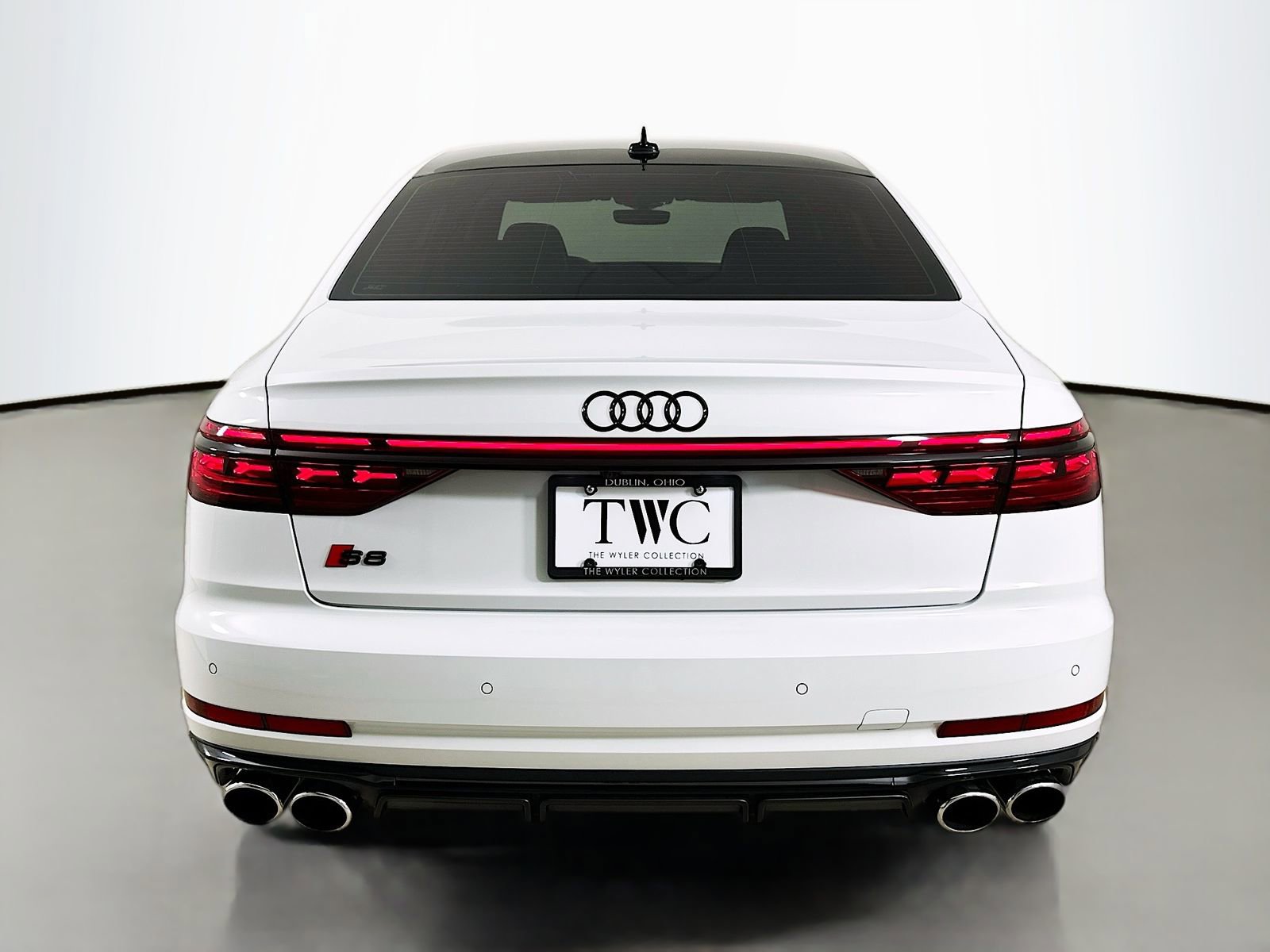 Used 2025 Audi S8 AWD/4WD image 6