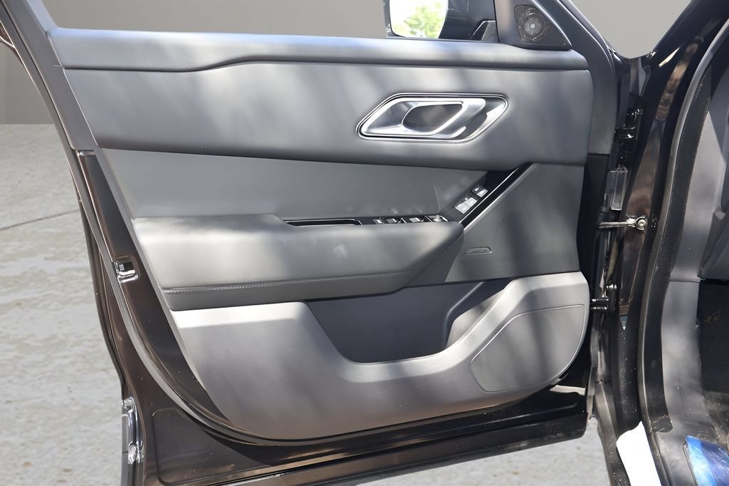 New 2026 Land Rover Range Rover Velar S AWD/4WD image 9
