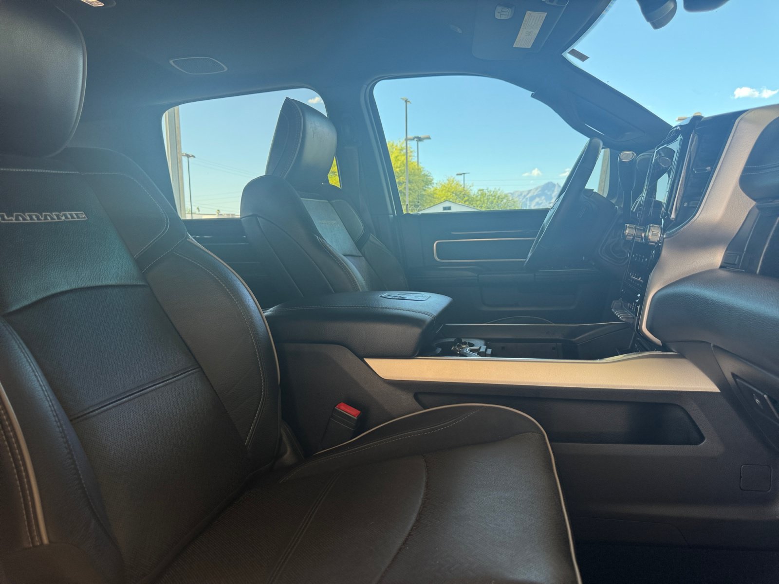 Used 2019 RAM 3500 Laramie w/ Black Appearance Package AWD/4WD image 30