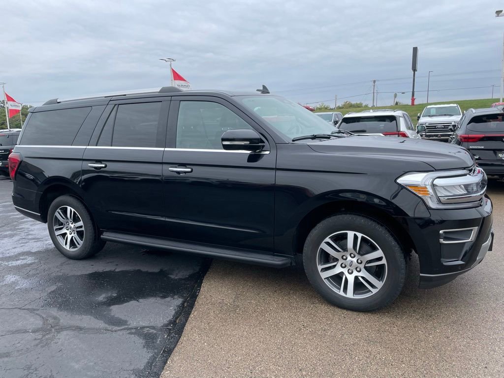 Used 2024 Ford Expedition Max Limited AWD/4WD image 2