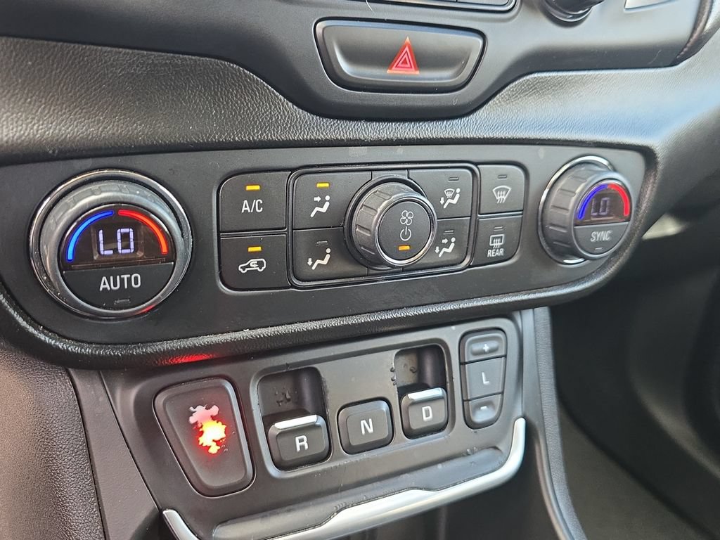 Used 2019 GMC Terrain SLT FWD image 25