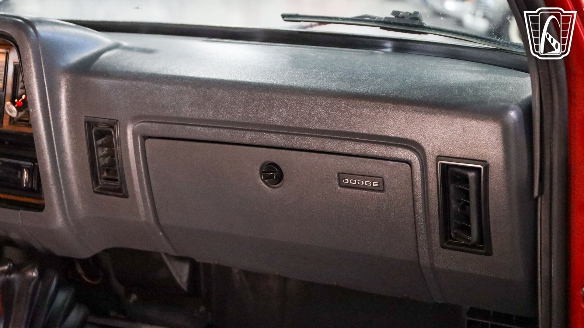 Used 1992 Dodge D/W Truck 150 RWD image 17