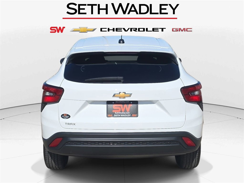 Used 2025 Chevrolet Trax LS image 8