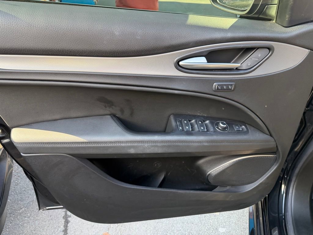 Used 2023 Alfa Romeo Stelvio Veloce image 12