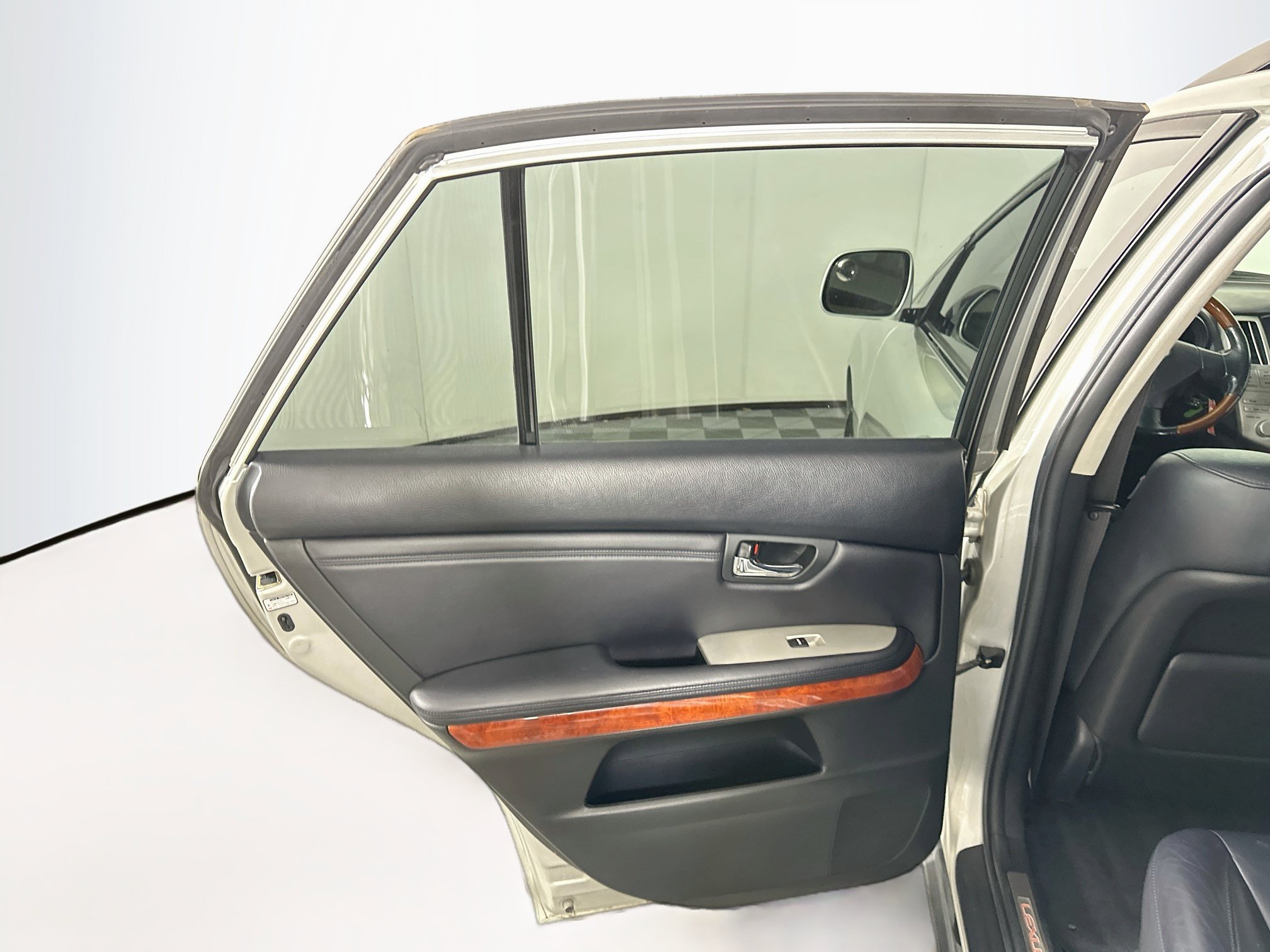 Used 2005 Lexus RX 330 FWD image 25