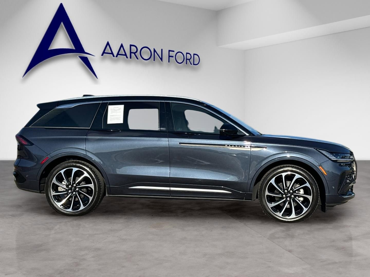 Used 2024 Lincoln Nautilus Black Label image 7