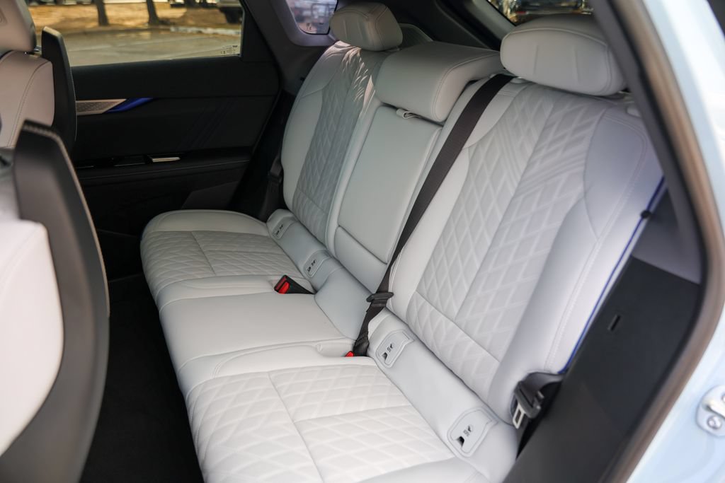 Used 2026 Cadillac Optiq V AWD/4WD image 24