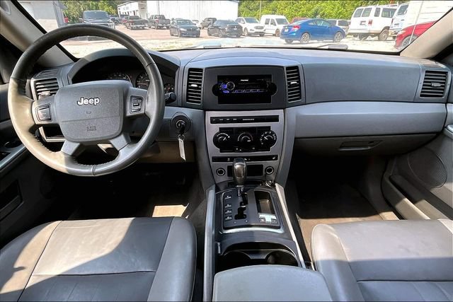 Used 2005 Jeep Grand Cherokee Laredo AWD/4WD image 13