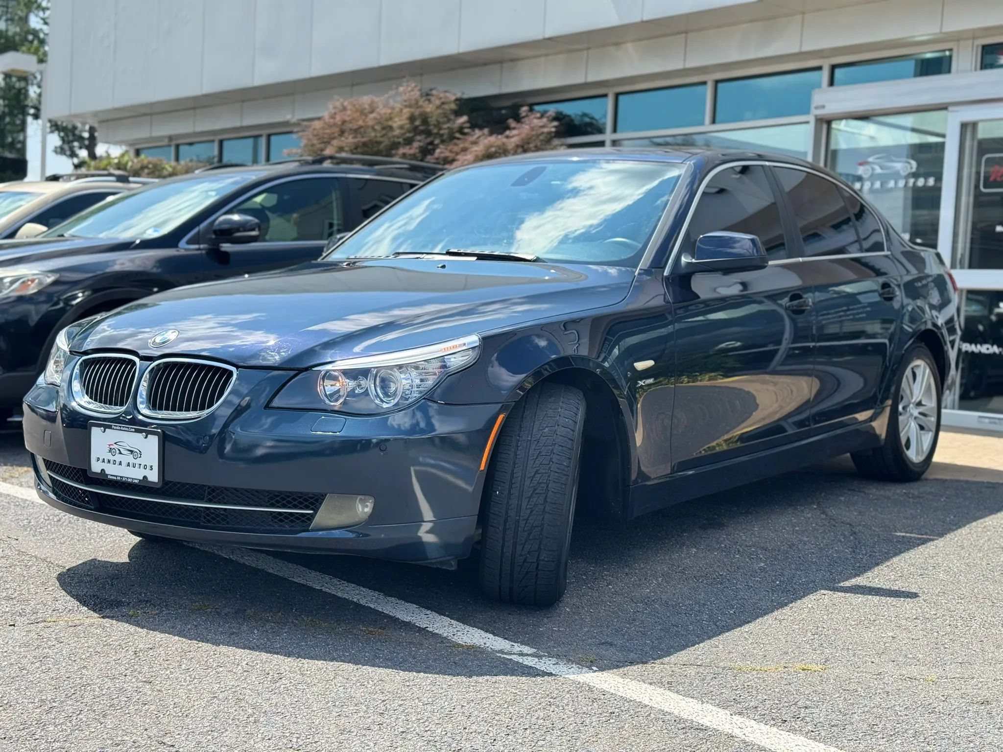 Used 2010 BMW 528i xDrive Sedan AWD/4WD image 7