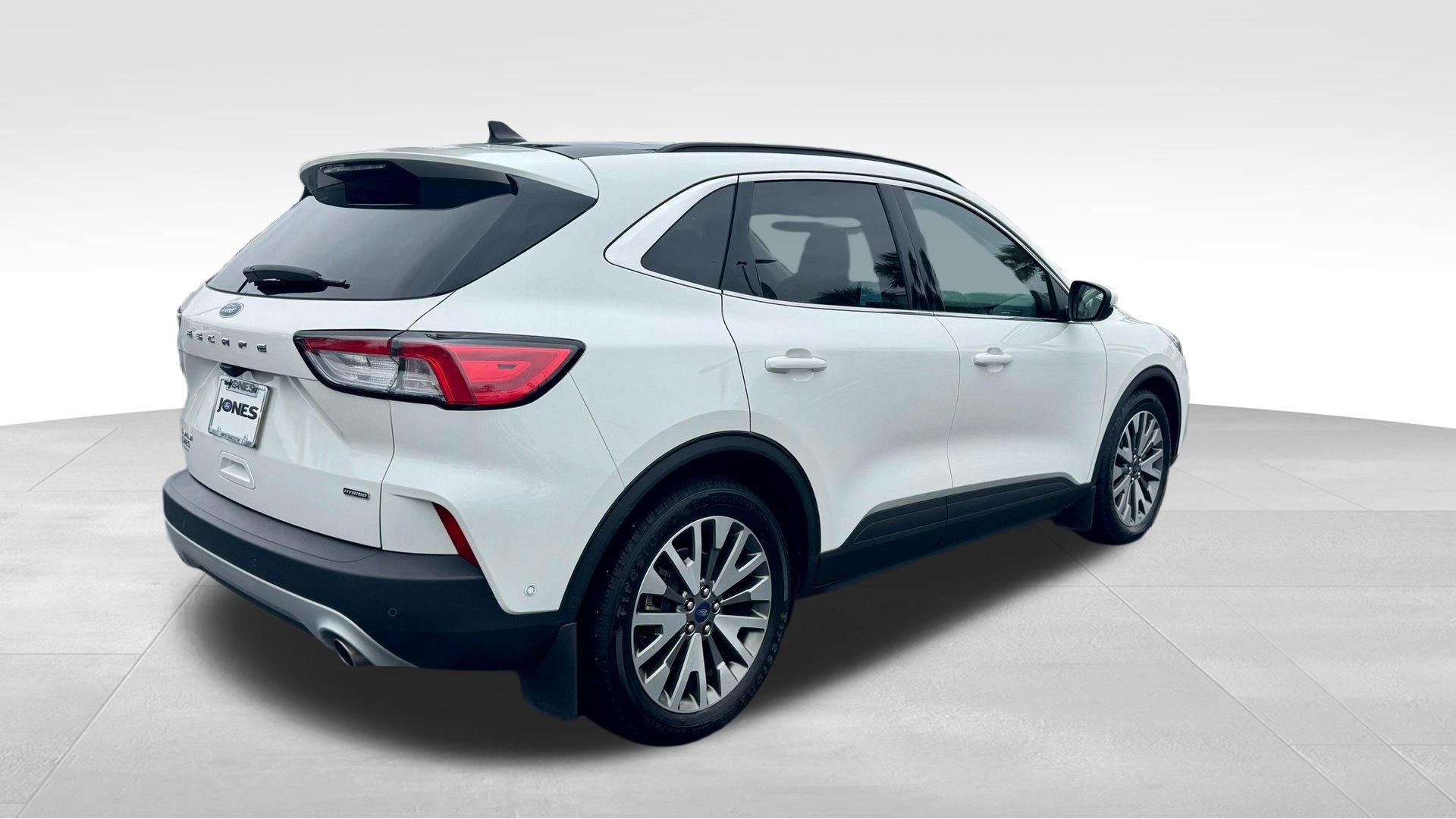 Certified 2020 Ford Escape Titanium image 11