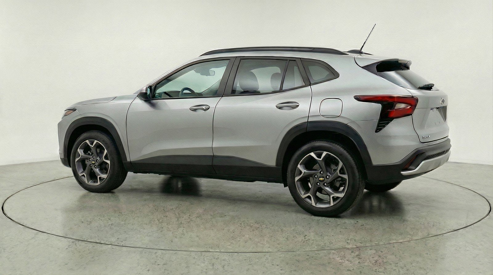 Used 2025 Chevrolet Trax LT w/ LT Convenience Package FWD image 6