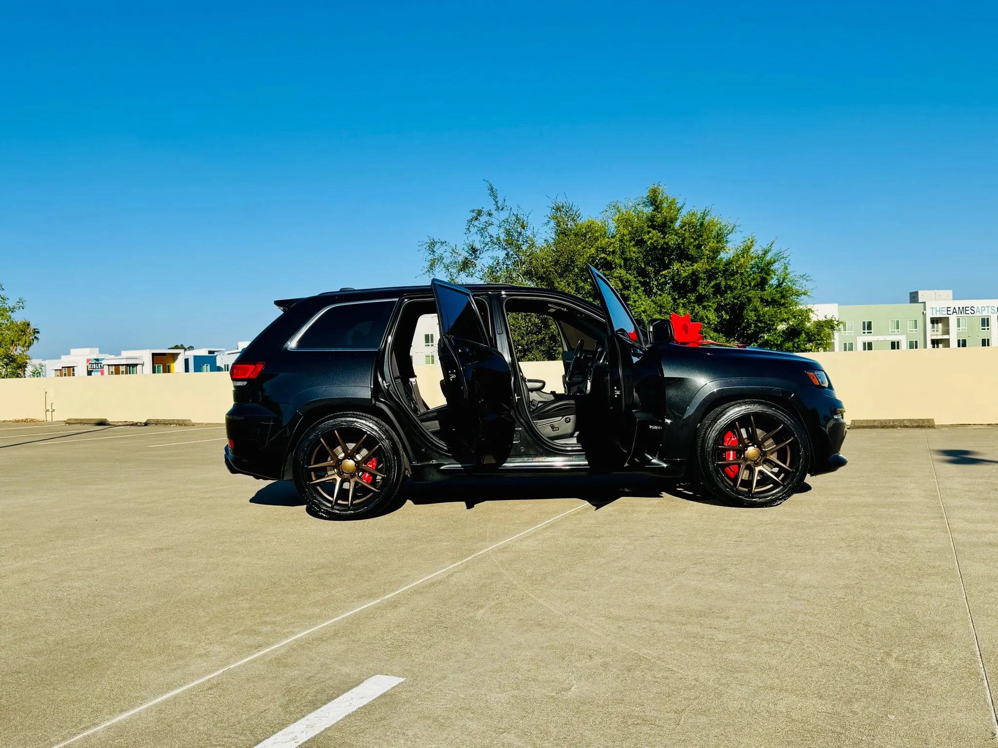 Used 2014 Jeep Grand Cherokee SRT8 w/ Luxury Group II image 64
