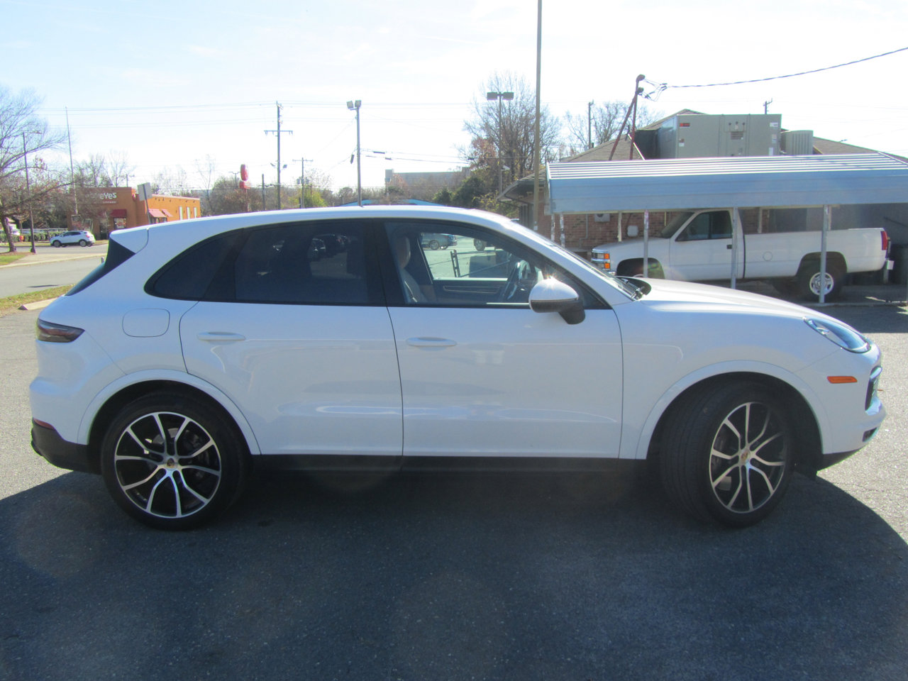 Used 2022 Porsche Cayenne image 11