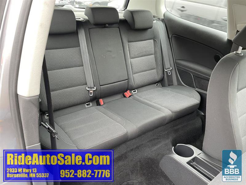 Used 2010 Volkswagen Golf 2-Door image 14