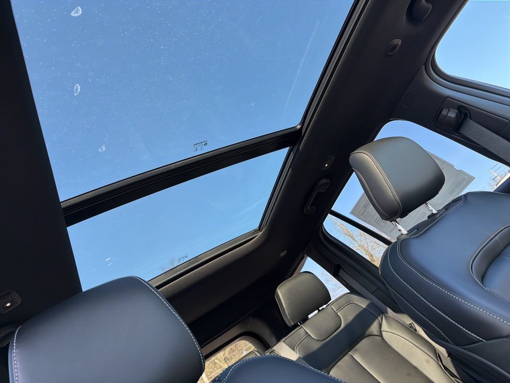 New 2025 Jeep Grand Cherokee Limited AWD/4WD image 13
