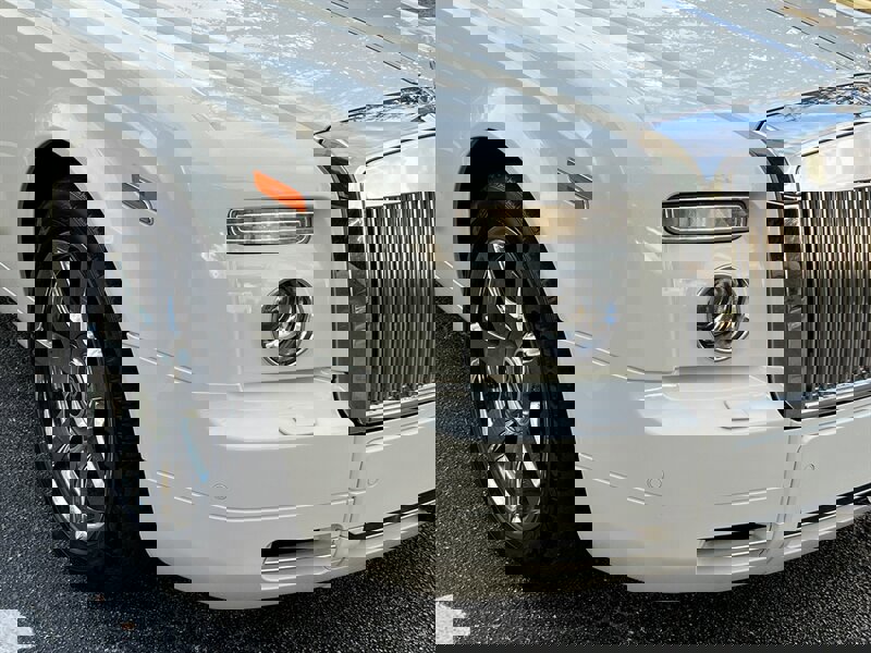 Used 2010 Rolls-Royce Phantom Coupe image 8