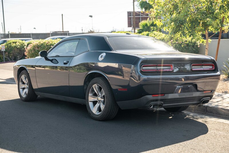 Used 2016 Dodge Challenger SXT RWD image 3