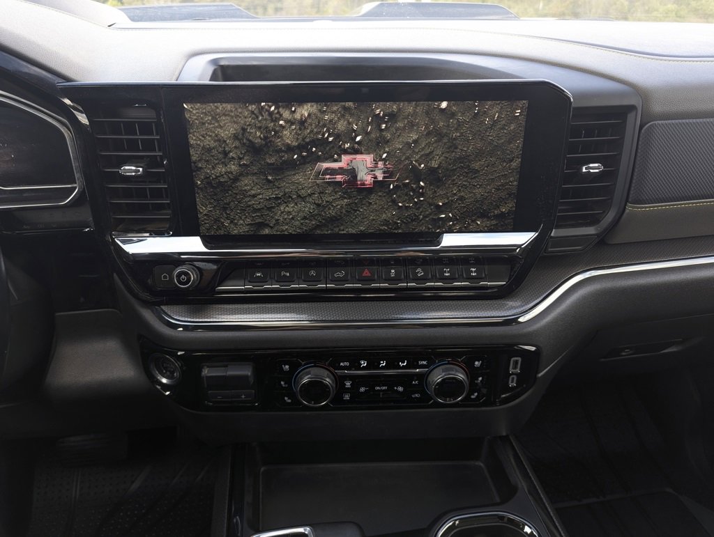 Used 2024 Chevrolet Silverado 1500 ZR2 w/ Technology Package image 39