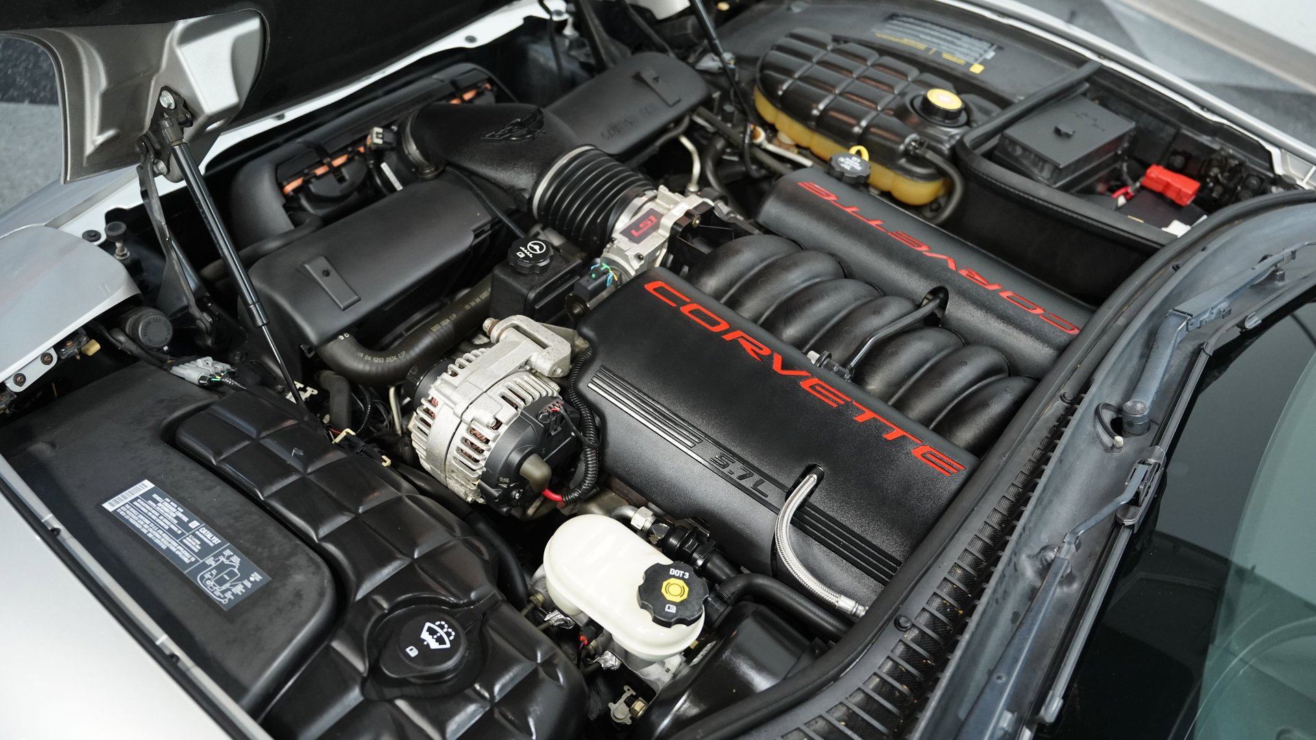 Used 2004 Chevrolet Corvette Coupe w/ Preferred Equipment Group image 26