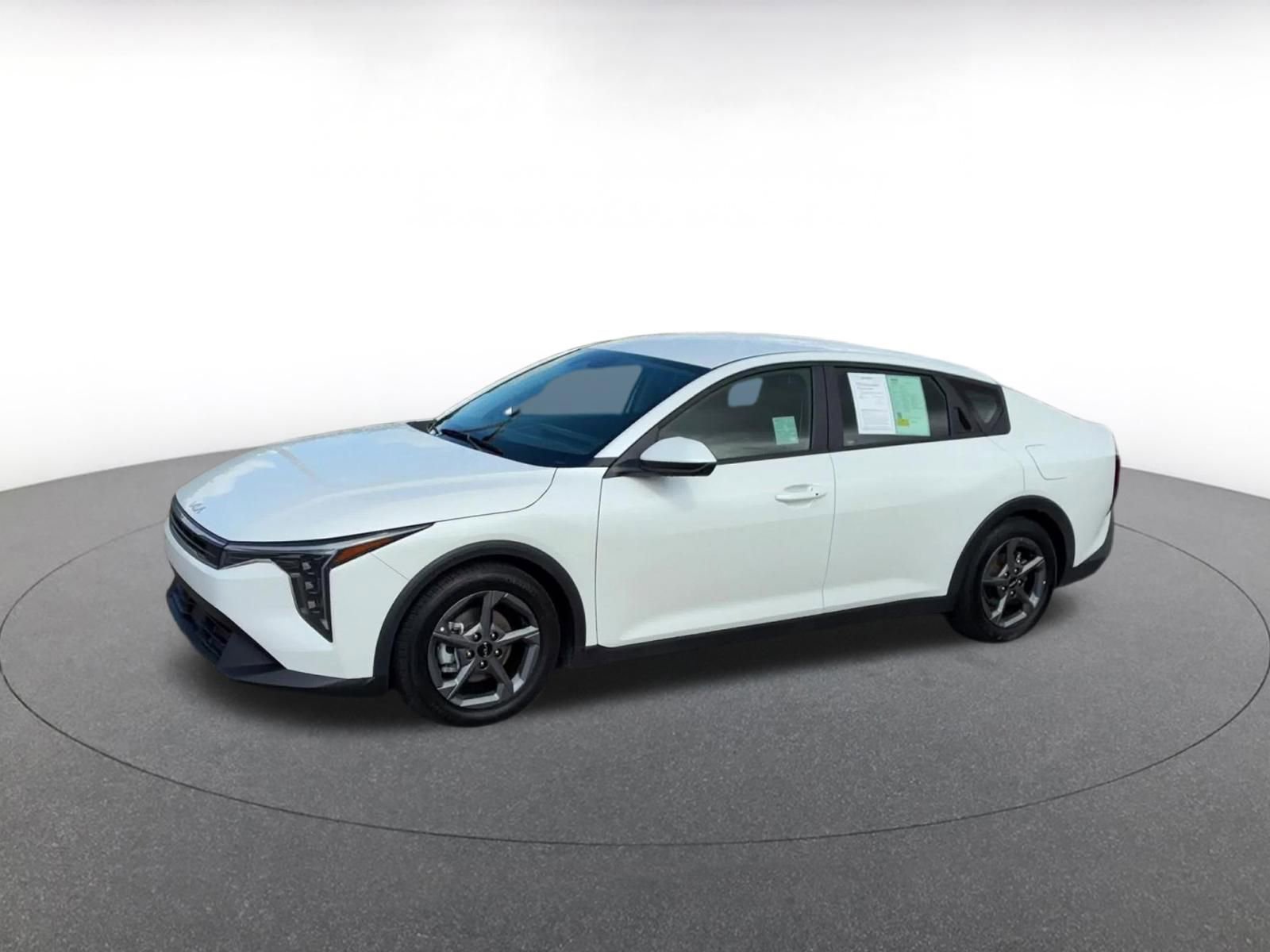 Used 2025 Kia K4 LXS image 8