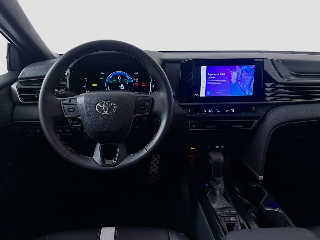 Used 2025 Toyota Camry SE image 23