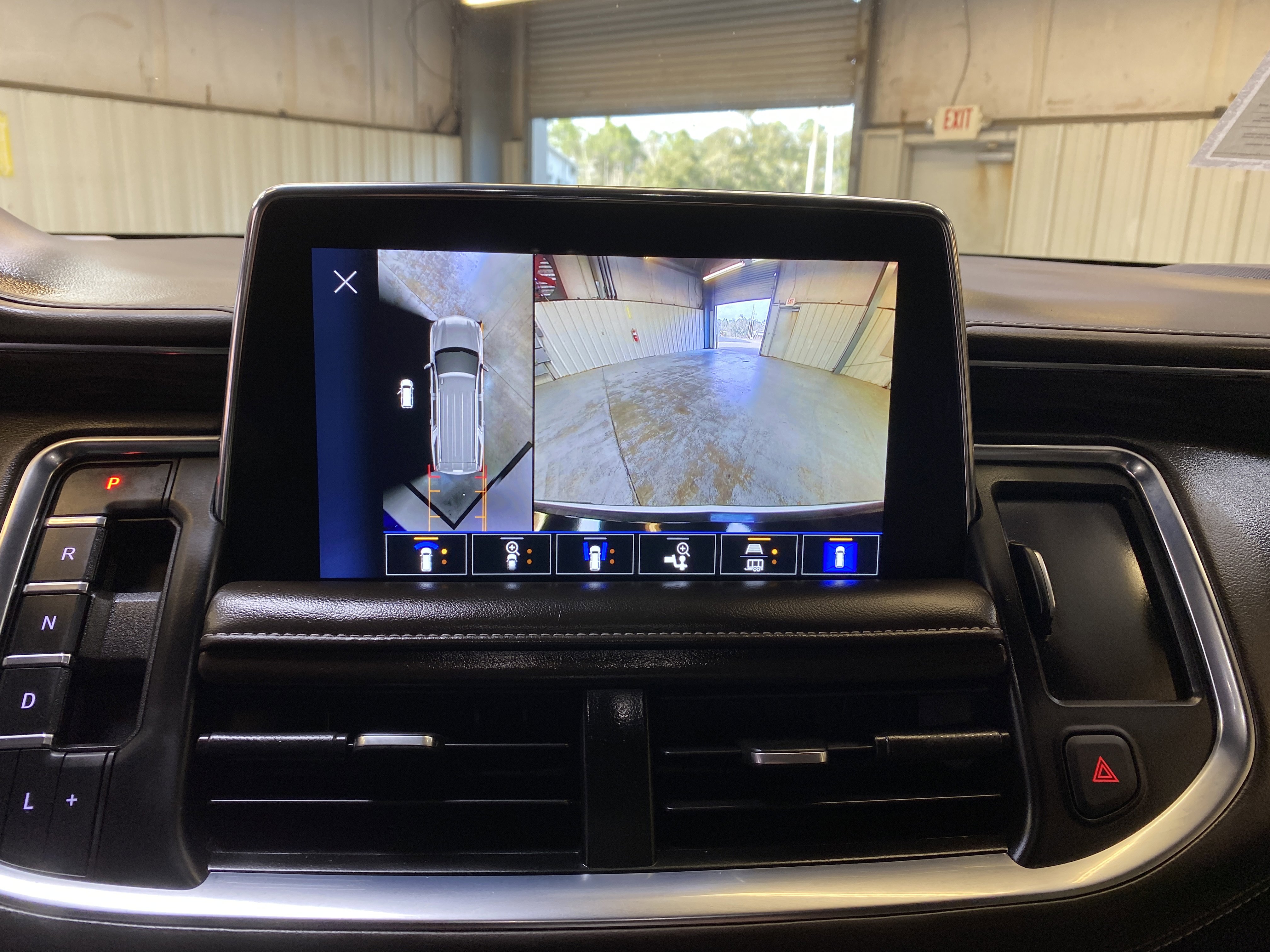 Used 2023 Chevrolet Tahoe Z71 w/ Z71 Off-Road Package image 43